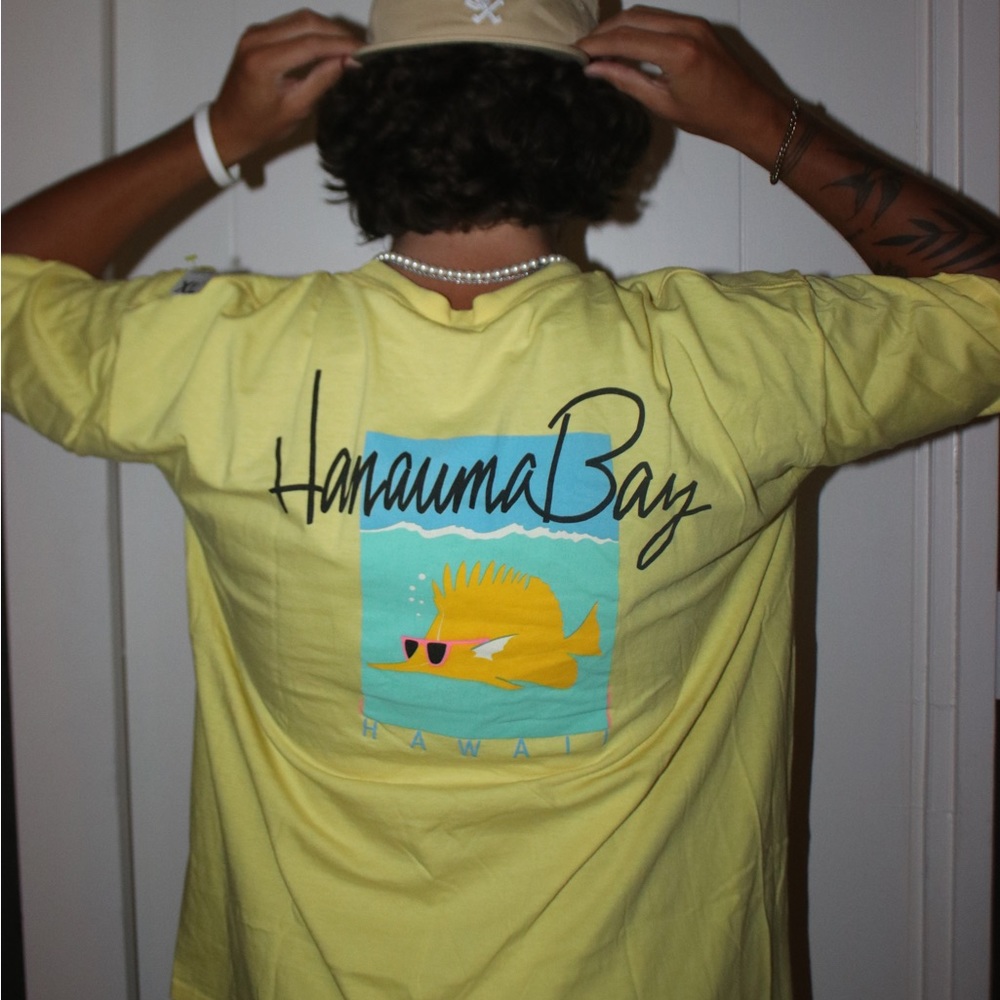 Hawaiian Graphic Surf Tee